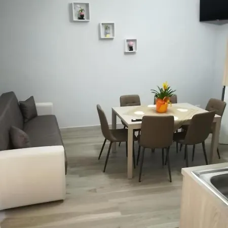 Maison Brancaleone Holiday Apartment *