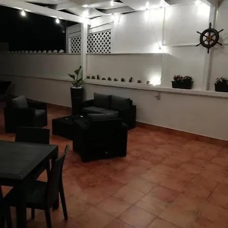 Maison Brancaleone Holiday Apartment *
